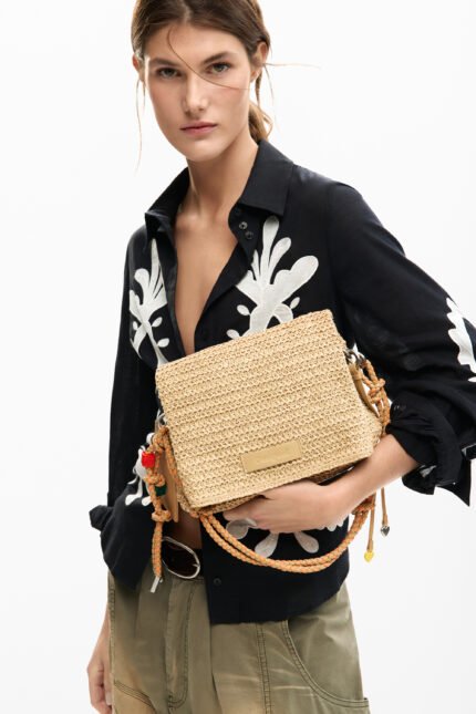 Medium raffia bag with charms